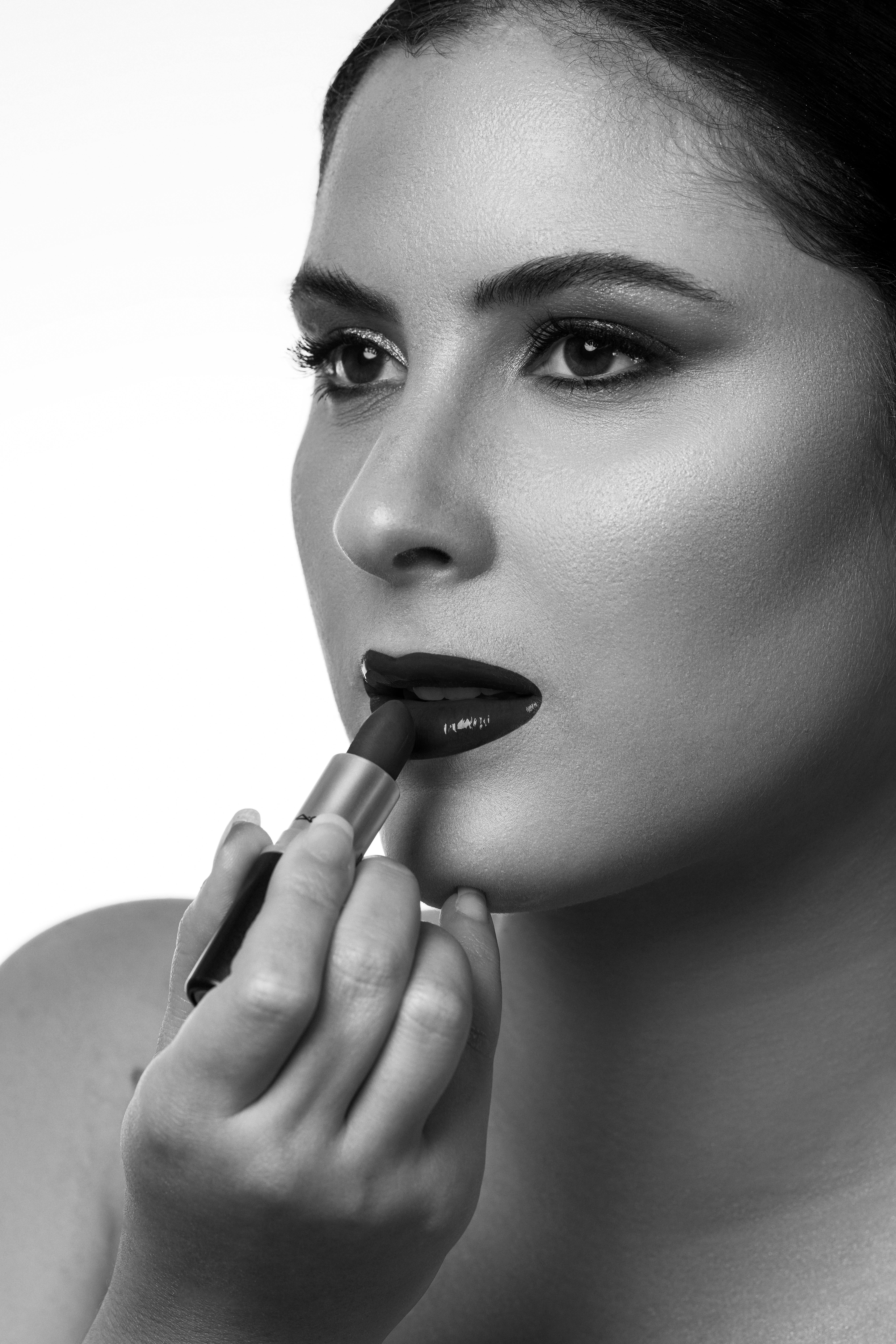 播放入口卡封面插图：人物与场景