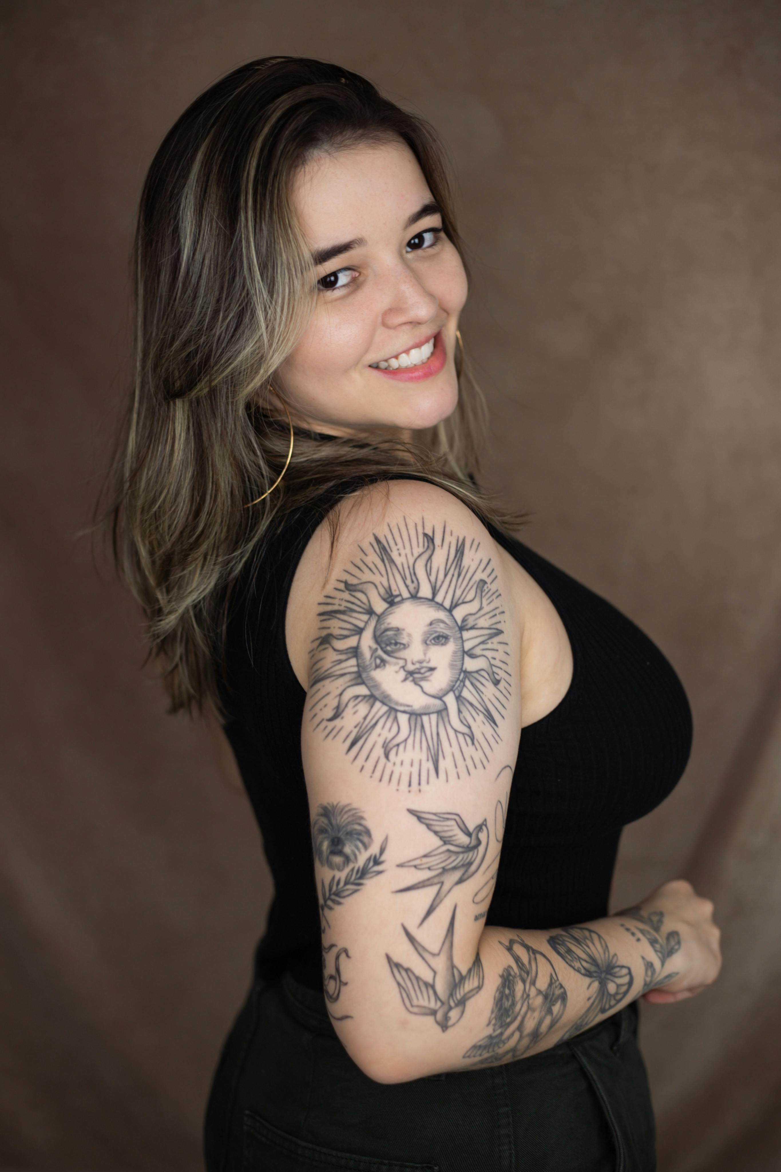 热播推荐剧集封面插图：人物肖像